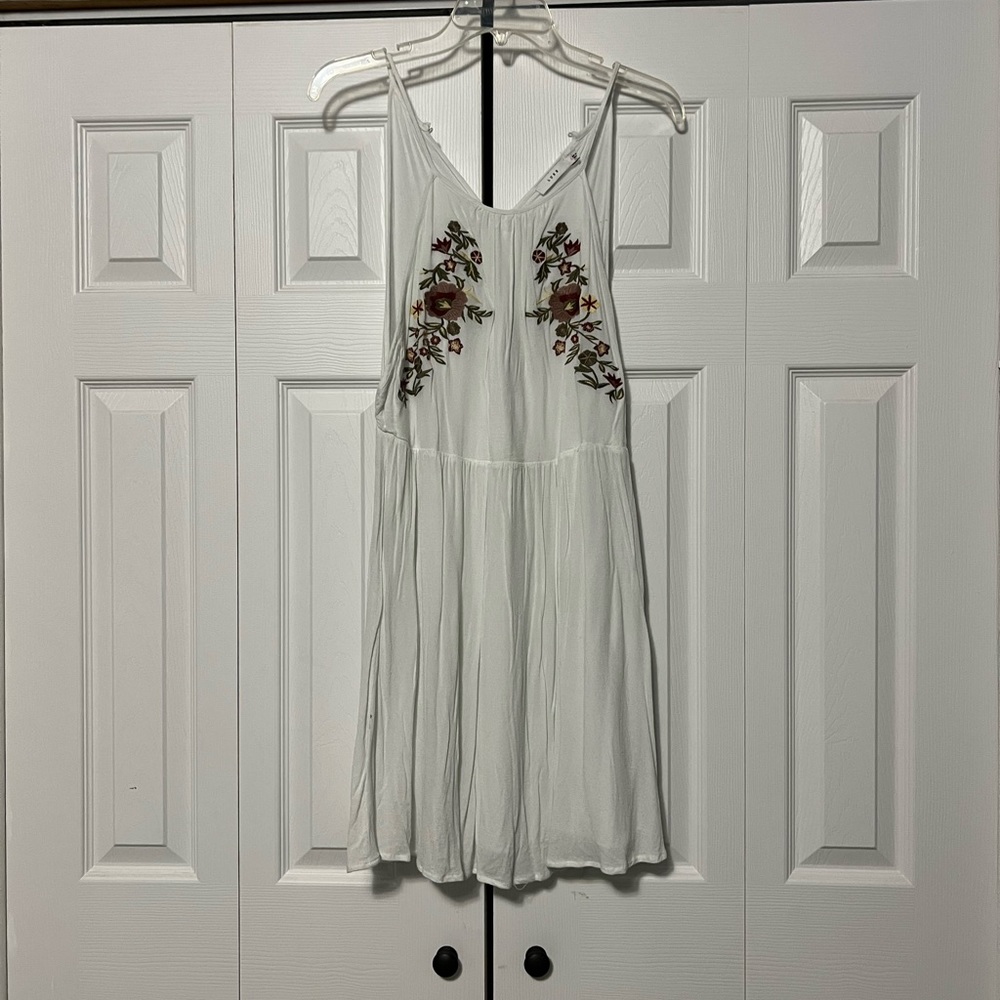 3/$12 🎉 White Dress